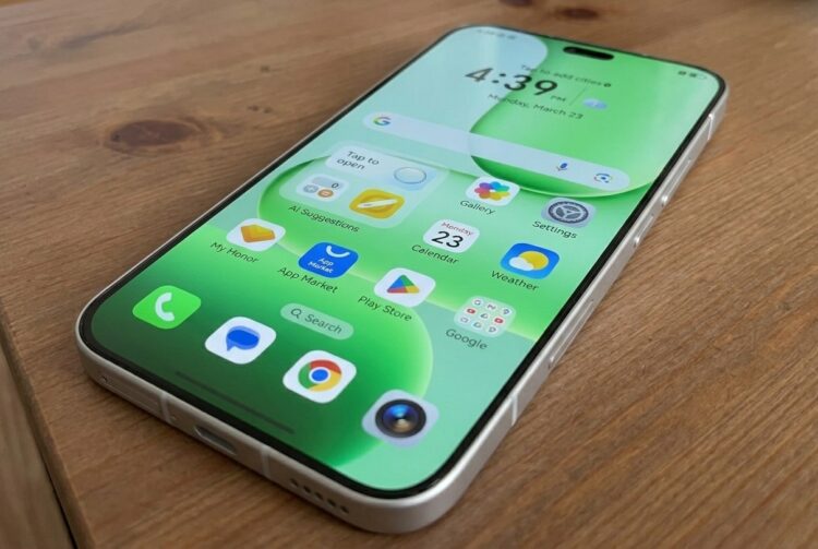 Экран хорош, и рамки очень тонкие. Фото.