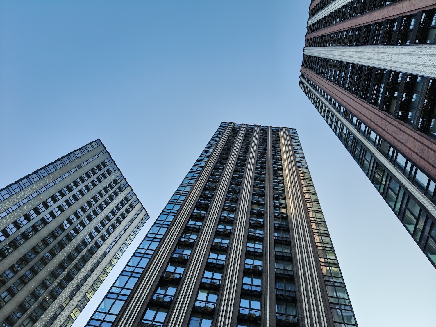 Смартфон, который работает 4 дня от одной зарядки. Обзор realme P4 Power 5G.. Как снимает камера realme P4 Power.. Фото.