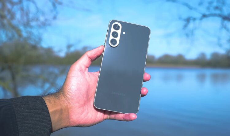 Galaxy A56 — самый популярный некитаец. Изображение: SuperSaf. Фото.