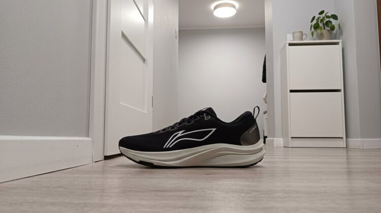 Кроссовки с невероятно мягкой подошвой. Фото.