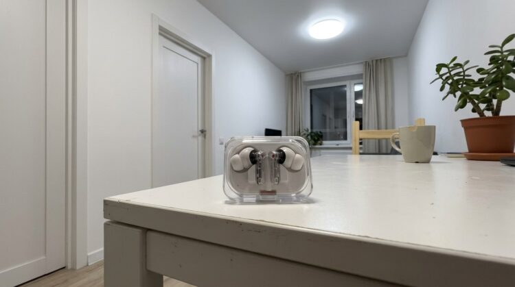 Наушники Nothing гарантируют отменное звучание и на Айфоне, и на Андроиде. Фото.