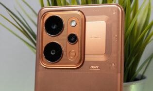 Этот смартфон не только долго работает, но и выглядит очень необычно.