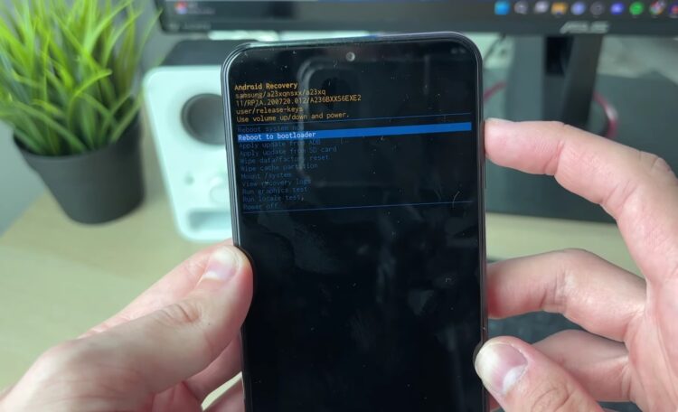 Решить проблему самостоятельно не получится. Изображение: GuideRealm. Фото.