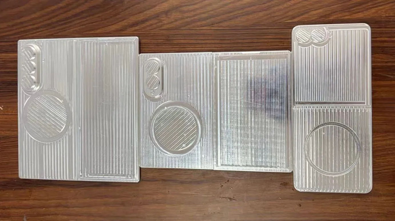 Рендер Galaxy Z Fold 8 на основе чертежей: внешне почти не отличается от Fold 7