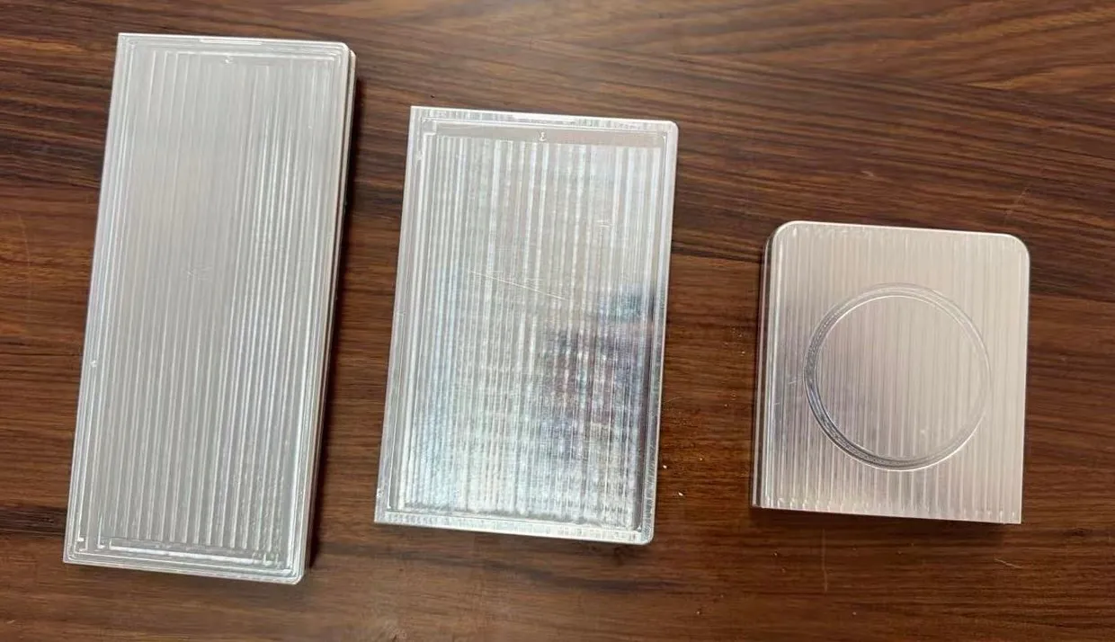 Galaxy Z Flip 8: чуть тоньше предшественника, но без революционных изменений