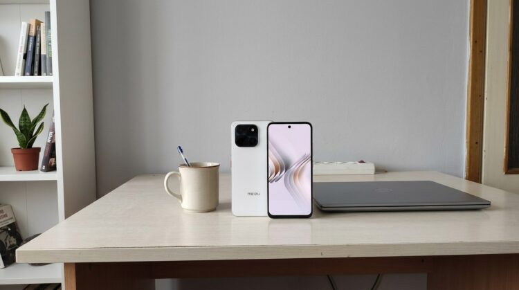 Редкая модель от MEIZU с неплохим запасом памяти. Фото.