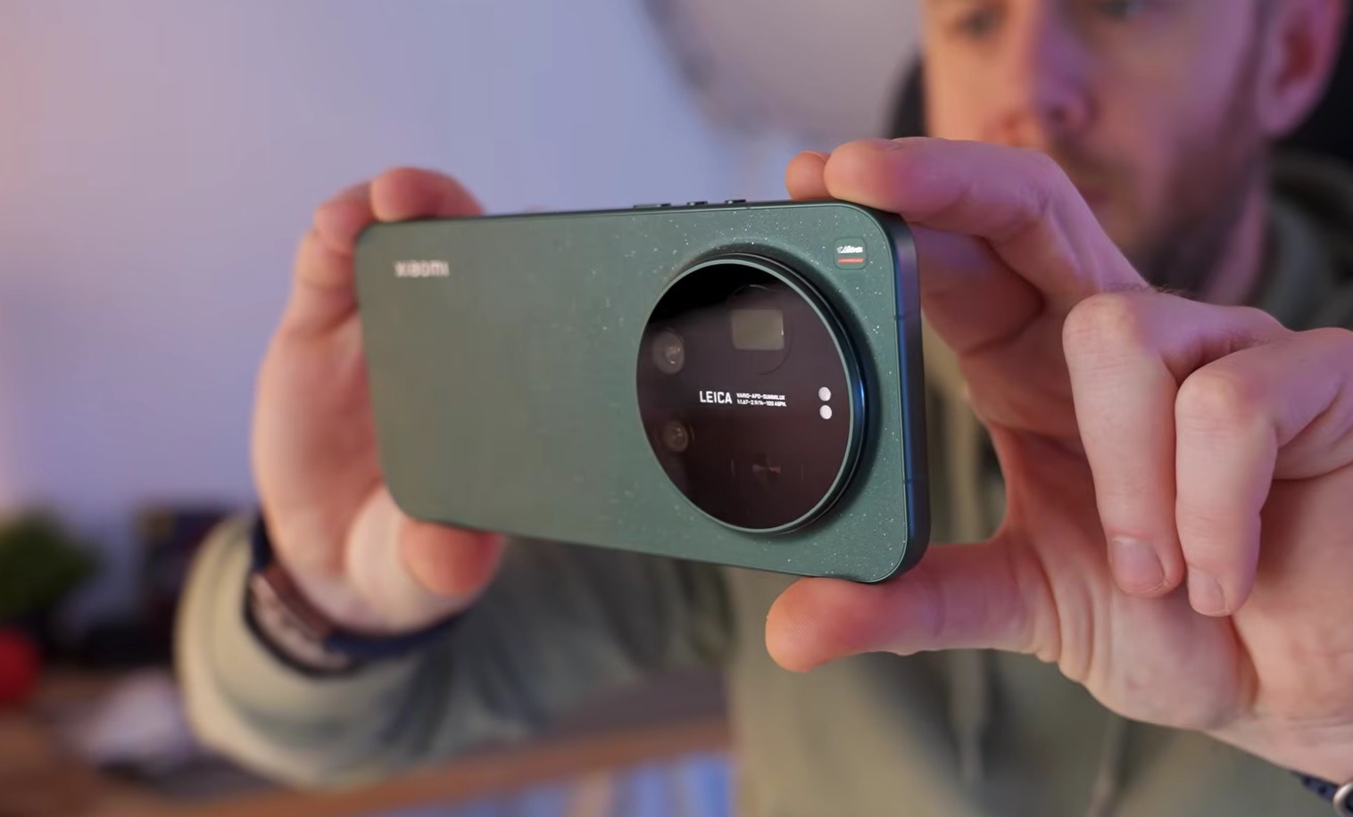 Это камерофон, от которого реально можно обалдеть. Изображение: Mark Ellis Reviews. Фото.