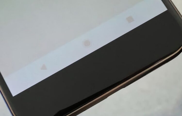 Пример того, как могут отпечататься статичные элементы. Изображение: 4pda.to. Фото.