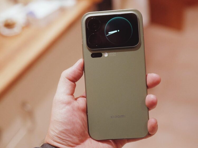 Отличить Xiaomi 17 Pro Max от Айфона получится не сразу. Фото.