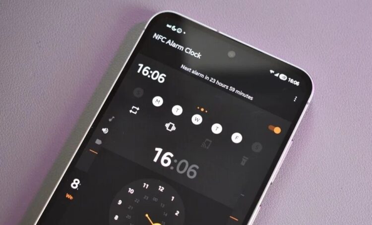 Визуально простой будильник, для отключения которого нужен NFC. Изображение: androidauthority.com. Фото.