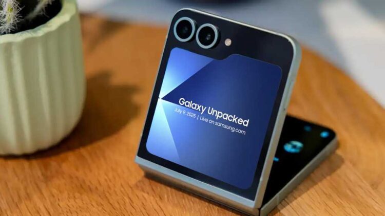 Принято считать, что Flip-линейка весьма успешная. Вряд ли Samsung снимет её с производства. Фото.