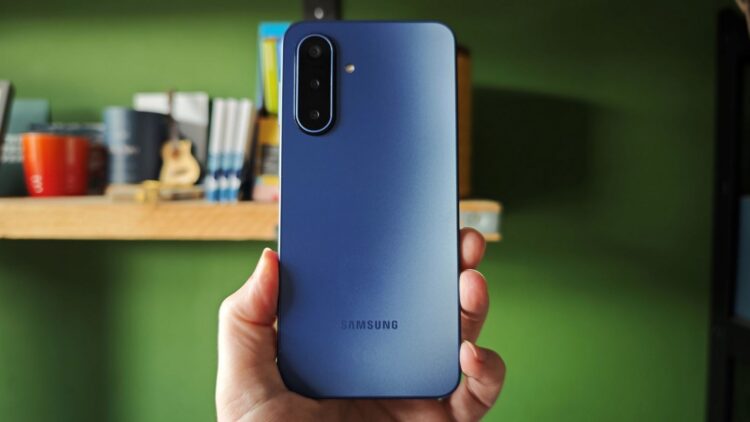 Galaxy A17 пользуется спросом и котируется как надежный смартфон. Фото.