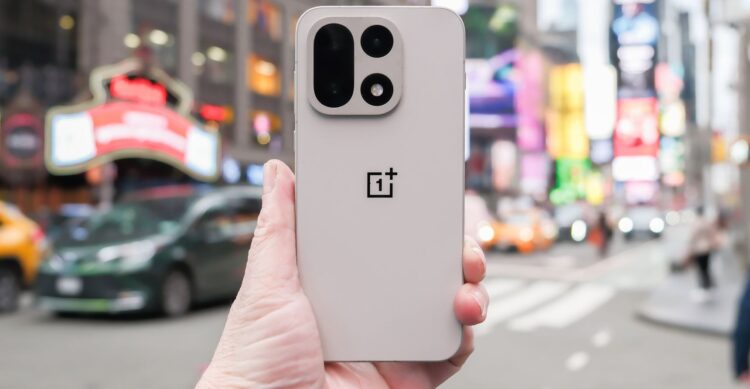 OnePlus 15 реально стал хитом, полюбился многим. Фото.