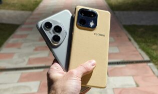 HONOR 400 Pro — слева, а realme 16 Pro+ — справа