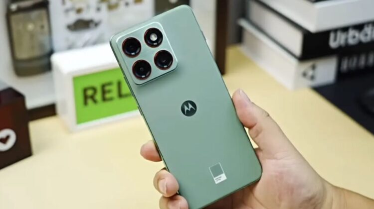 У Motorola есть свой Air. Причем весьма недорогой! Фото.