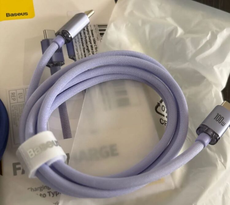 Шикарный проводок для зарядки всего на свете с USB-C. Фото.