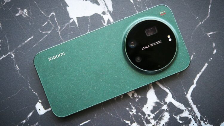 Xiaomi 17 Ultra традиционно стал хитовым камерофоном. Фото.