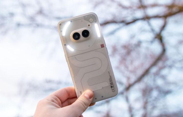 Грустно, но Phone 2a не стоит брать, если интересен Android 17. Фото.