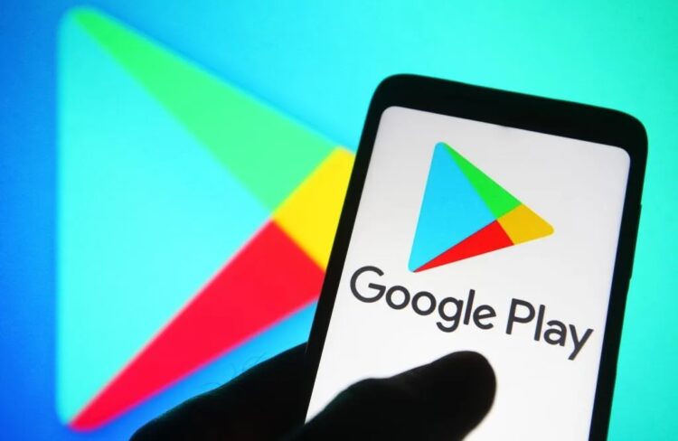 Главное теперь — это обновления Google Play. Фото.