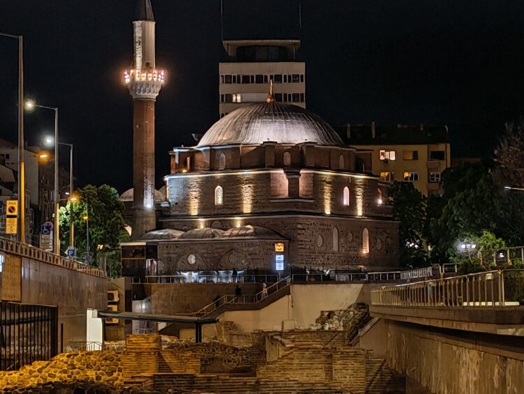 4-кратный цифровой зум на Honor 600. Фото: gsmarena.com. Фото.
