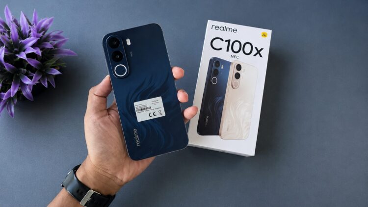 В Россию привезли новый доступный смартфон realme. Фото.