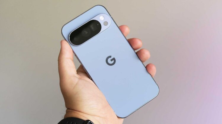 Pixel 10 Pro подойдет тем, кто пользуется Гугл Сервисами. Фото.