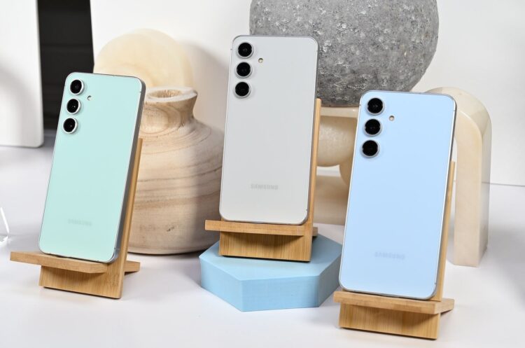 Galaxy S24 FE уже сильно устарел, а стоит недешево. Фото.