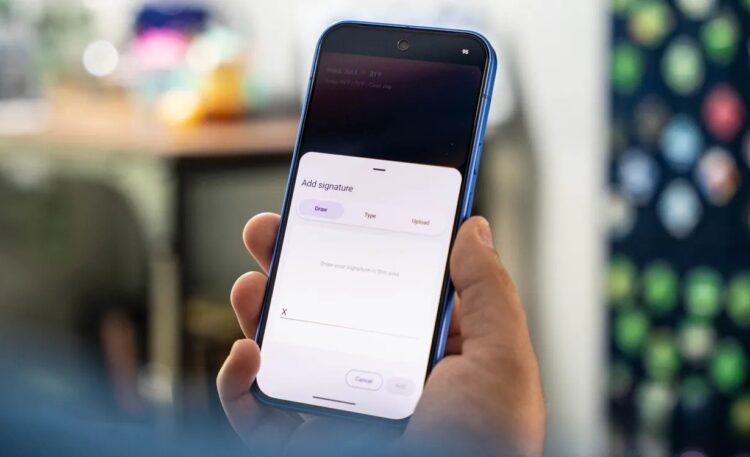 Приложение раскатывается вместе с обновлением Google Play. Фото.