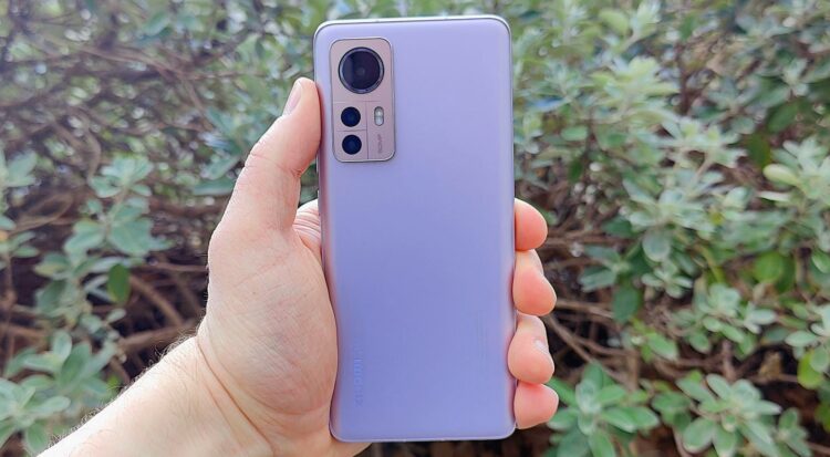 Xiaomi 12 не получит HyperOS 4. Фото.