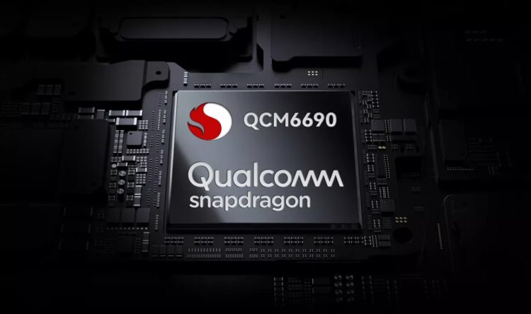 Внутри установлен корпоративный процессор Qualcomm. Изображение: OSCAL. Фото.