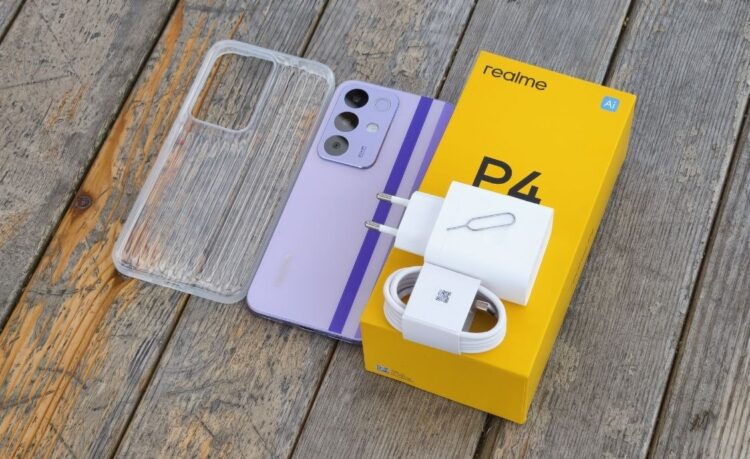 Содержимое коробки с realme P4. Фото.