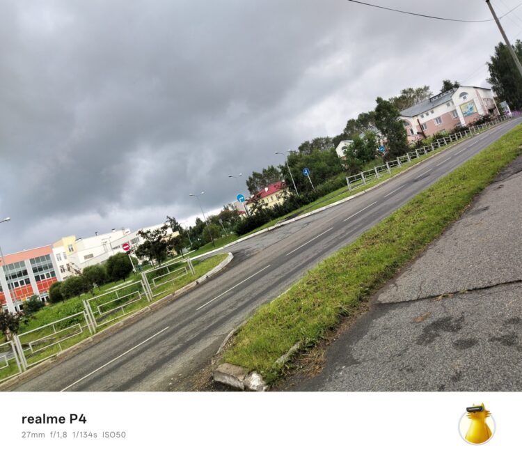 Фото на realme P4 в пасмурную погоду. Фото.