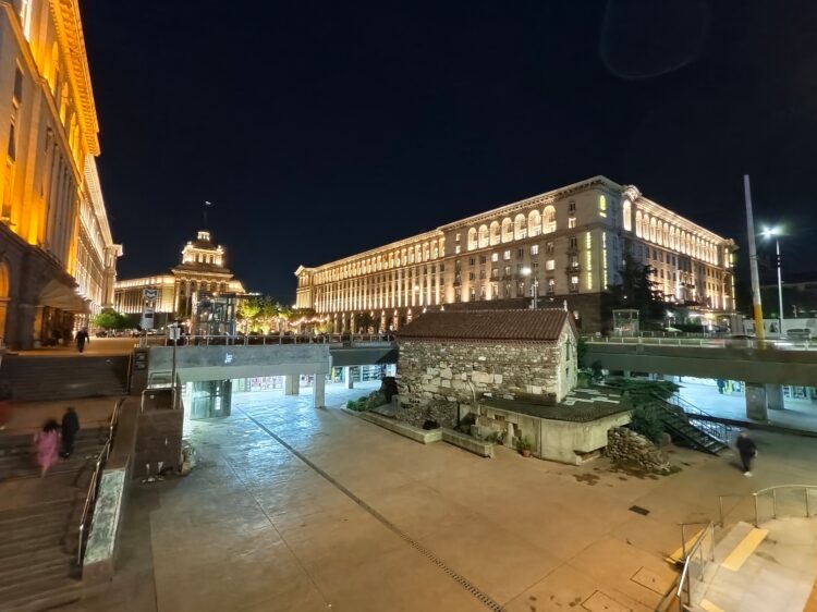 Фото на ультраширик vivo X300 FE. Фото.