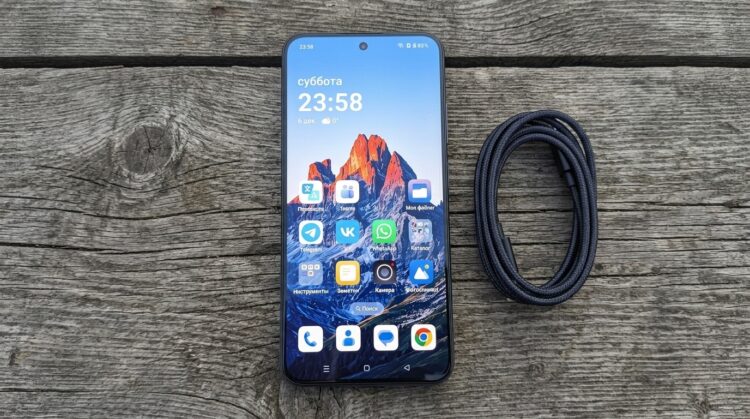 Snapdragon 8s Gen 3 и батарея, которой хватает на полтора дня — а стоит как бюджетник. Фото.