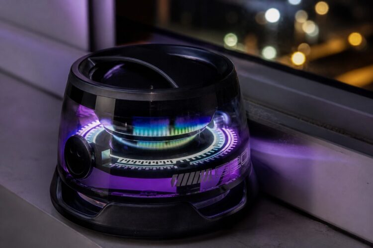 Портативная колонка с RGB-подсветкой