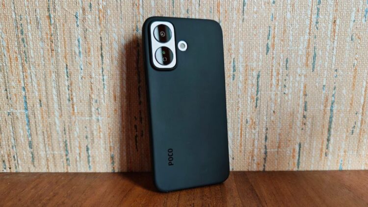 POCO X8 в стандартном чехле