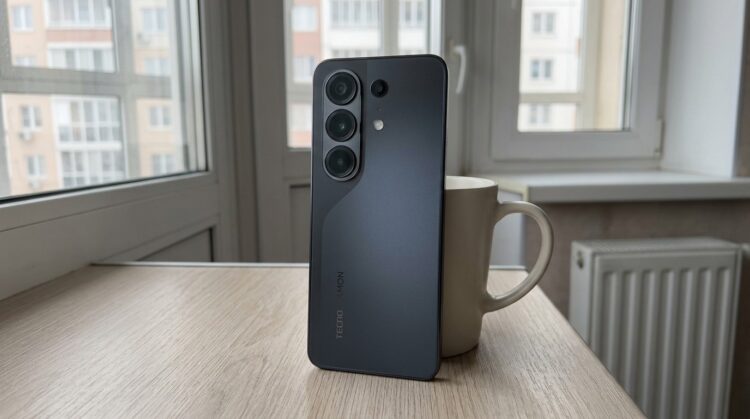 Смартфон Tecno Camon 50 Pro, вид на блок камер