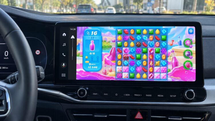 Прикольная игра Candy Crush Soda Saga