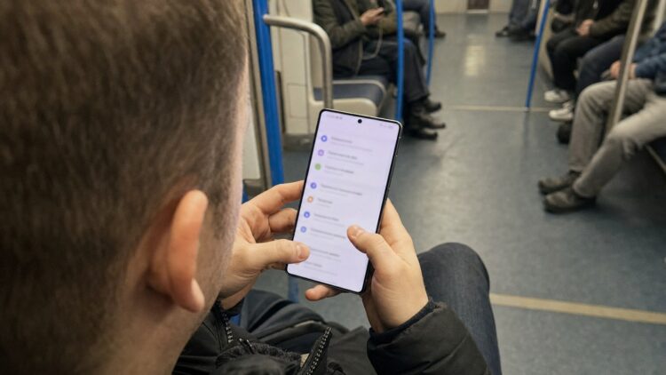 На Android-смартфоны массово приходит обновление из 2027 года. Проверьте свой. Фото.